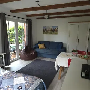 Happy Trails, Cosy One Garten Apartment